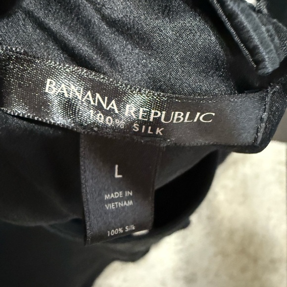 Banana Republic Silk Black Blouse - Picture 5 of 5
